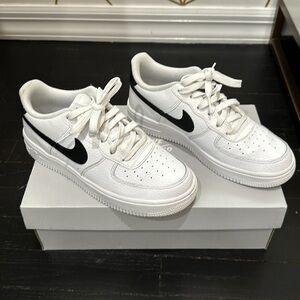 Like new in Box  Nike Ir Force1 white/ with black swoosh sneakers size 5.5